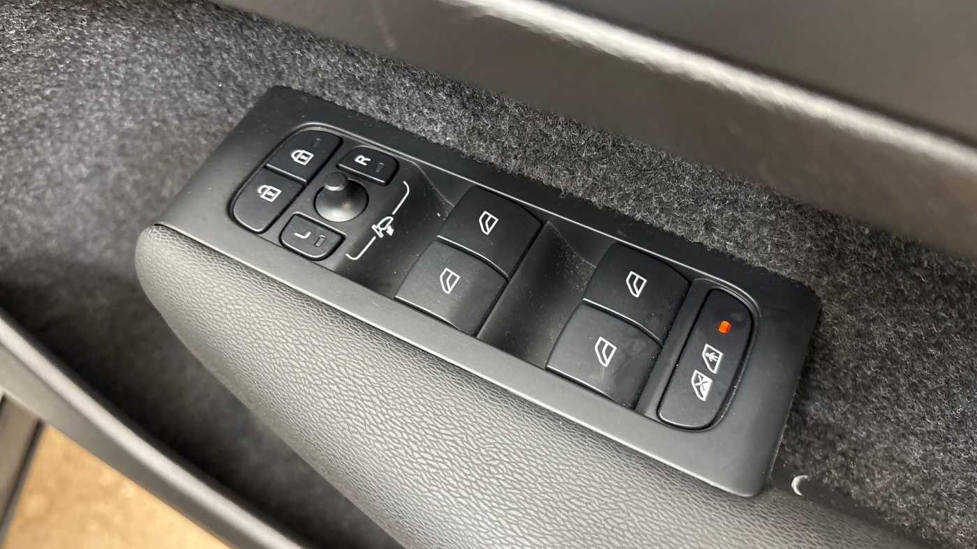 Used Volvo XC40 for sale - 77242409: Photo 17