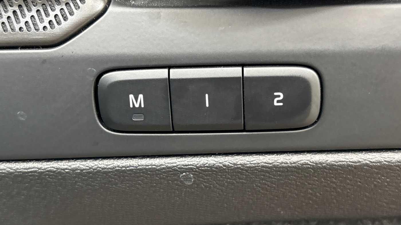 Used Volvo XC40 for sale - 77242409: Photo 18