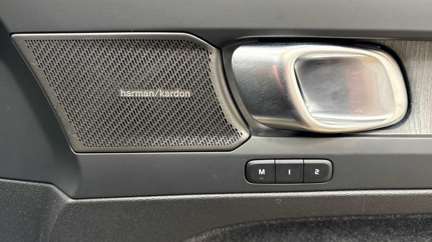 Used Volvo XC40 for sale - 77242409: Photo 19