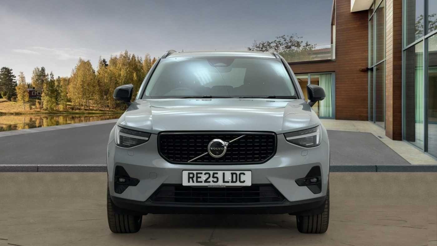 Used Volvo XC40 for sale - 77242409: Photo 2