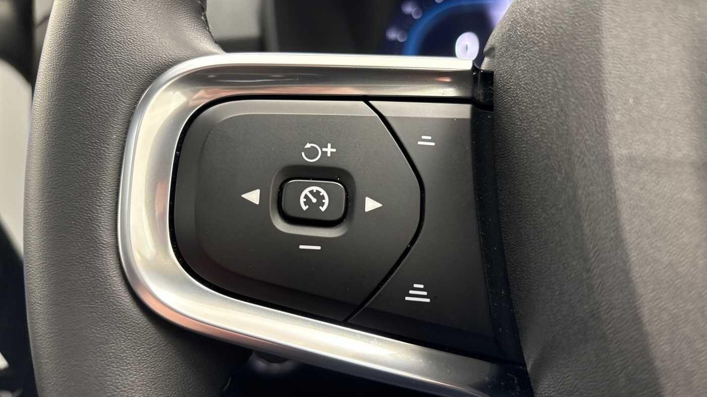 Used Volvo XC40 for sale - 77242409: Photo 22