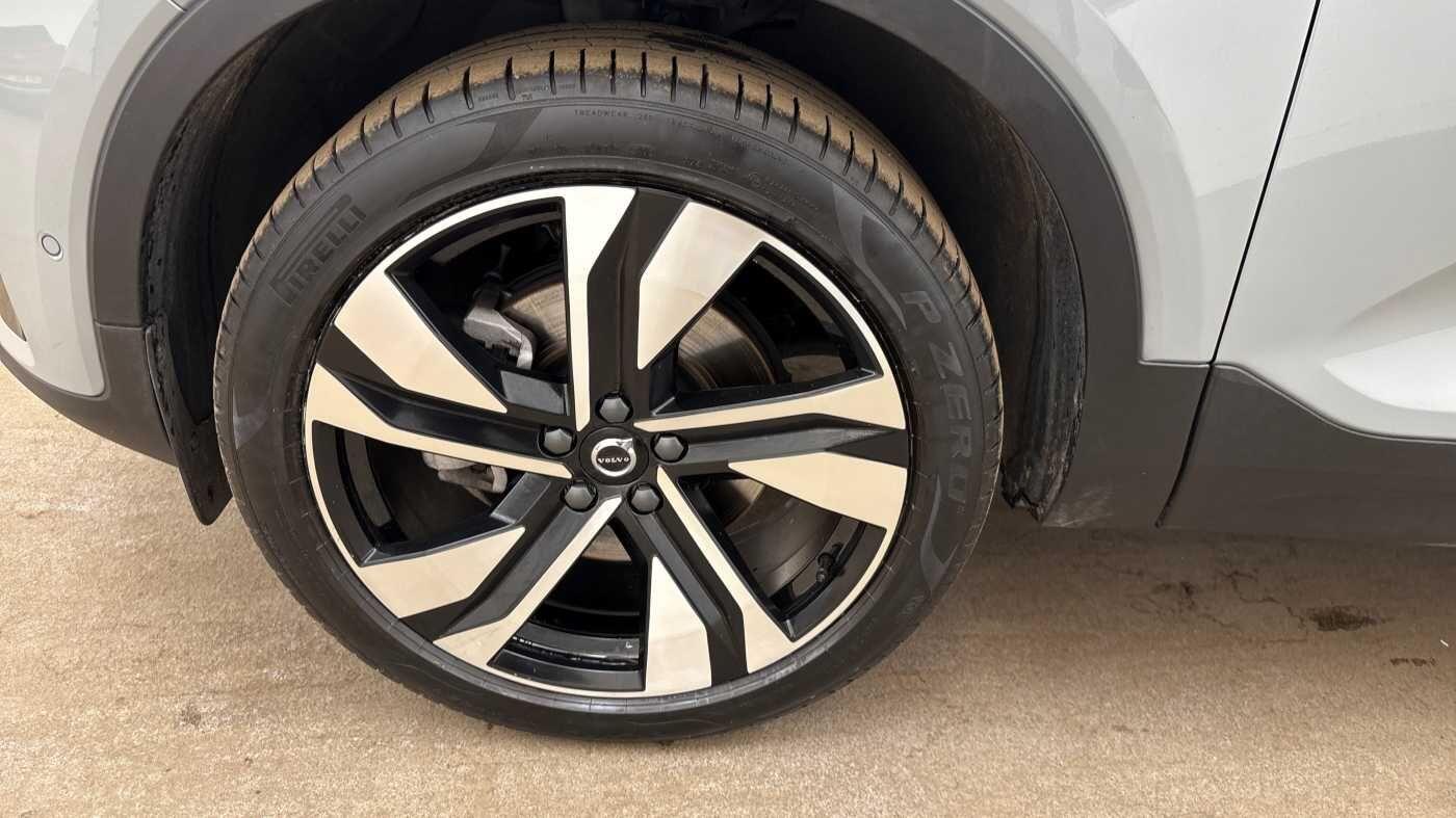 Used Volvo XC40 for sale - 77242409: Photo 25