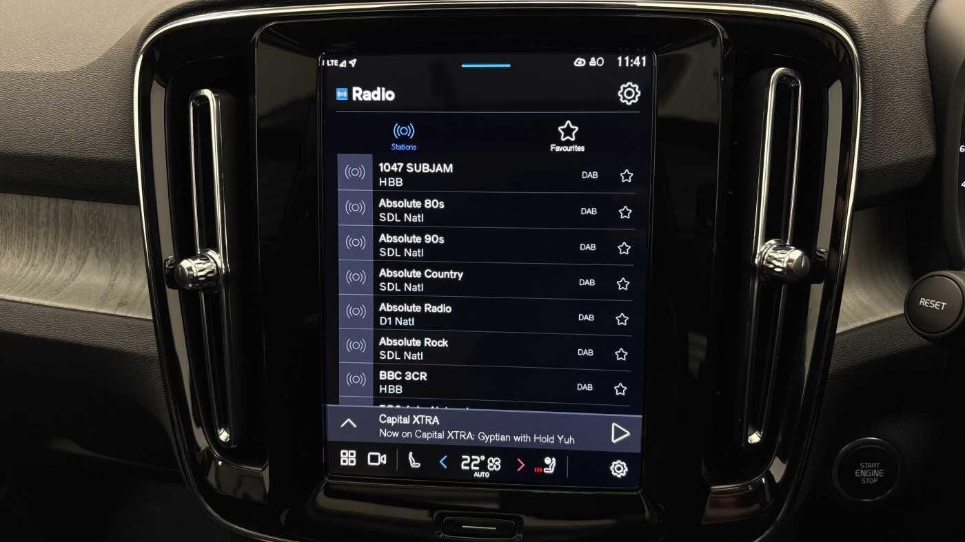 Used Volvo XC40 for sale - 77242409: Photo 32