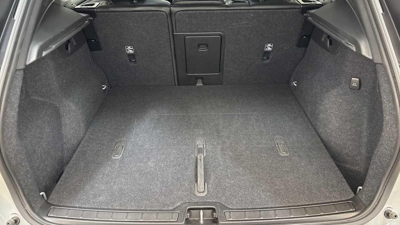 Used Volvo XC40 for sale - 77242409: Photo 38