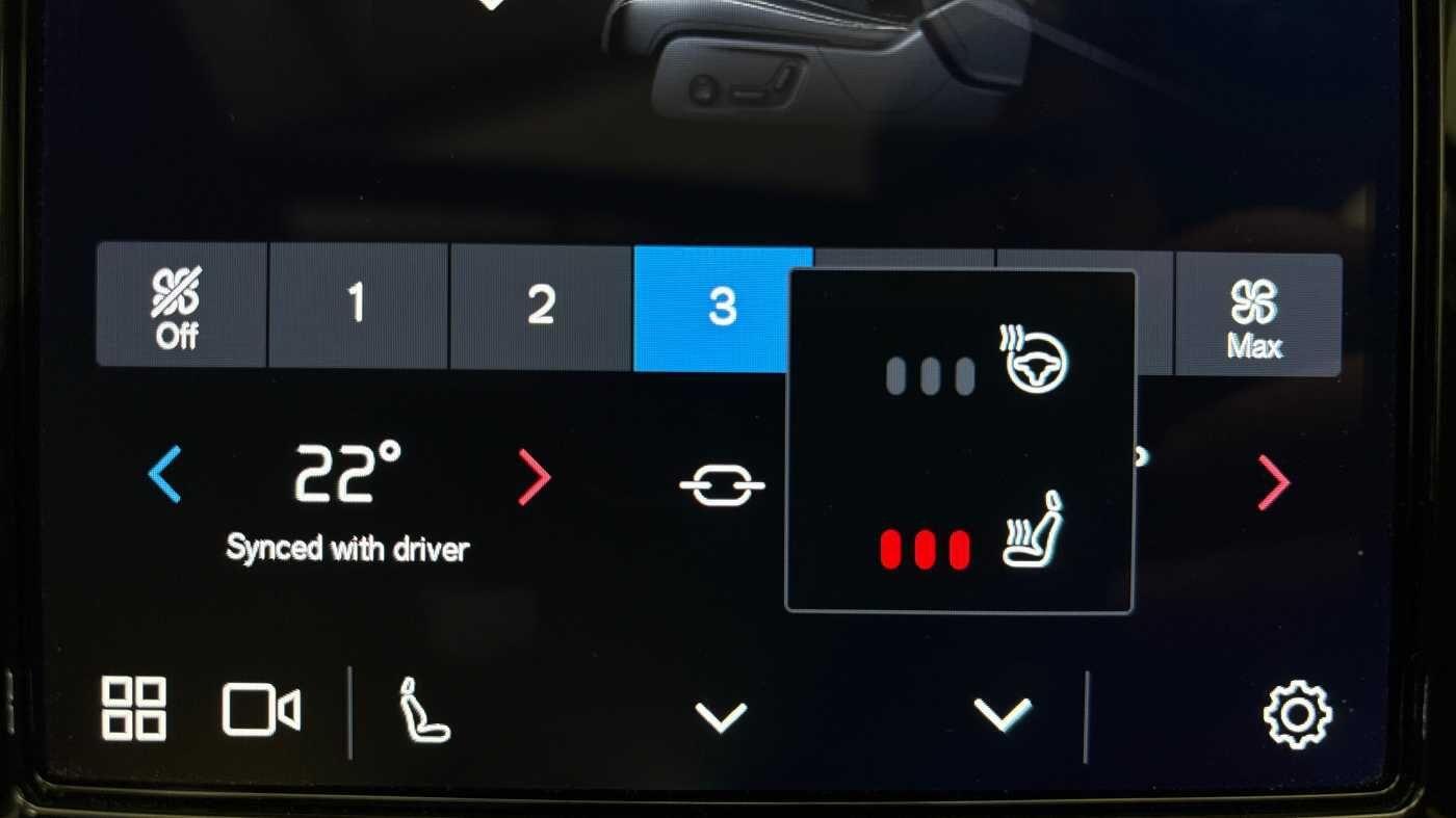 Used Volvo XC40 for sale - 77242409: Photo 42