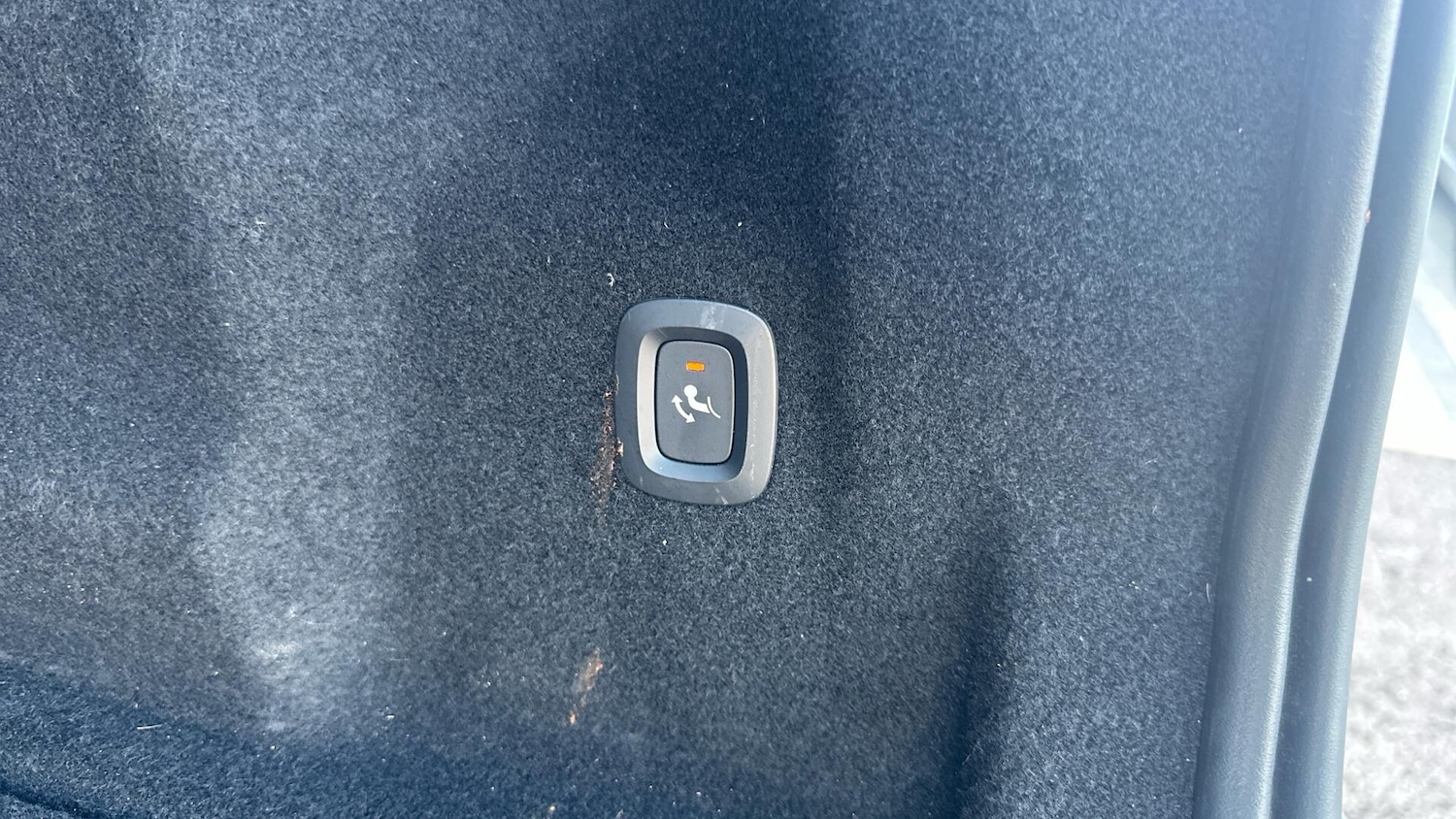 Used Volvo XC60 2023 for sale - 77028994: Photo 28