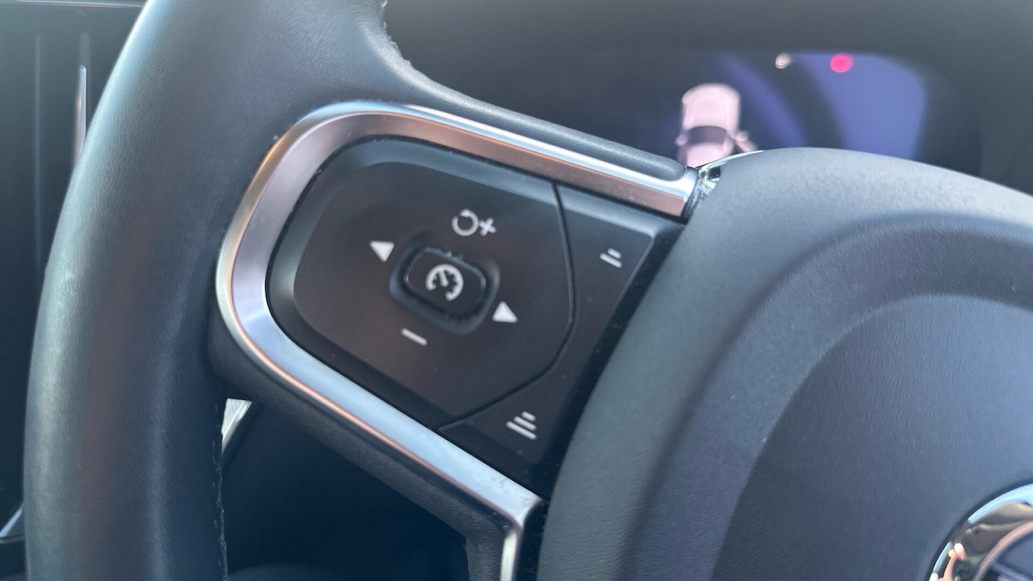 Used Volvo XC60 2023 for sale - 77028994: Photo 33