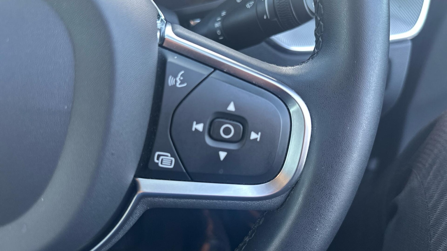 Used Volvo XC60 2023 for sale - 77028994: Photo 34