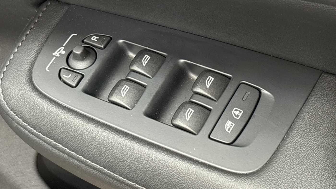 Used Volvo V60 2024 for sale - 76671254: Photo 16