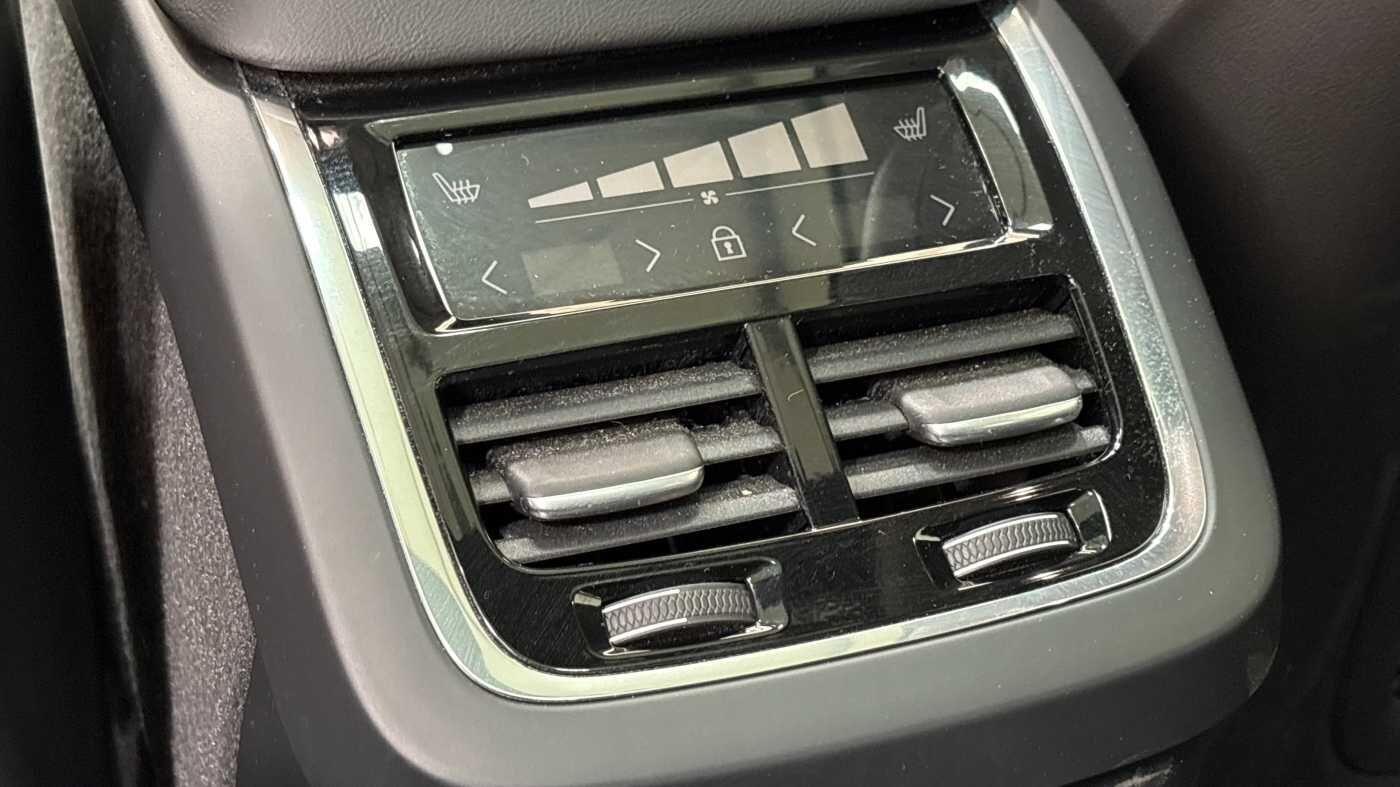 Used Volvo V60 2024 for sale - 76671254: Photo 38