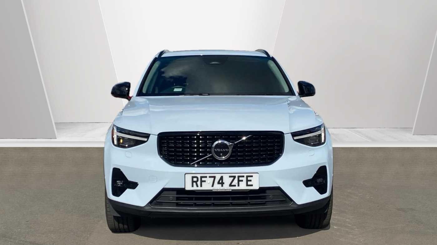 Used Volvo XC40 2025 for sale - 77898557: Photo 2