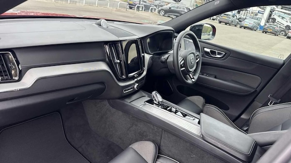 Used Volvo XC60 2024 for sale - 75708036: Photo 9