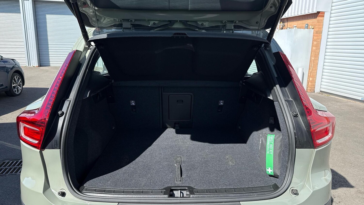 Used Volvo XC40 2023 for sale - 78185757: Photo 13