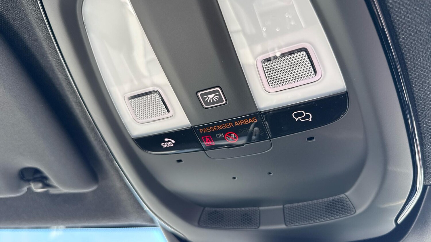 Used Volvo XC40 2023 for sale - 78185757: Photo 32