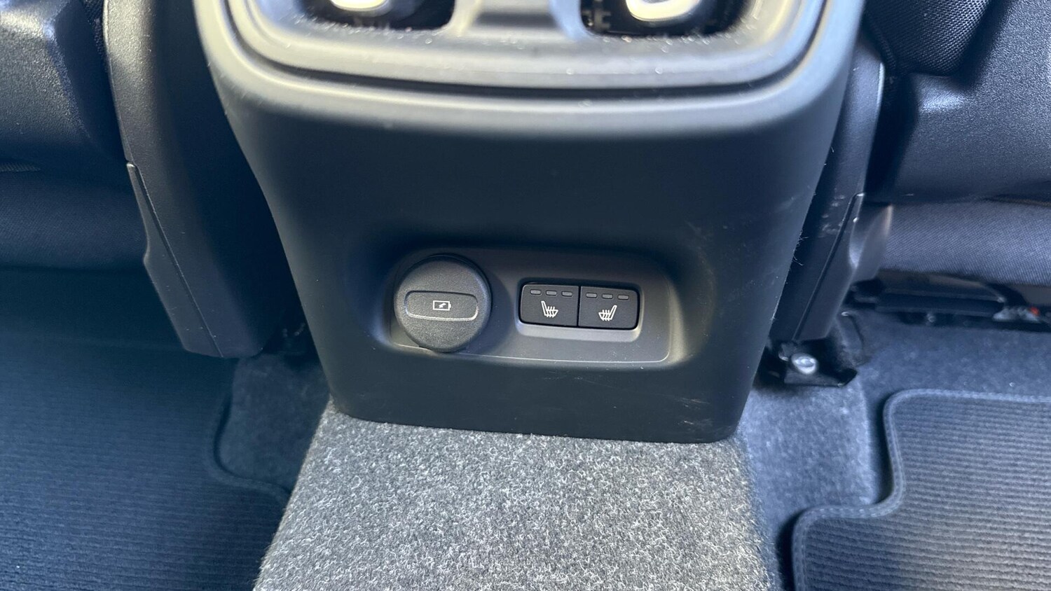 Used Volvo XC40 2023 for sale - 78185757: Photo 33