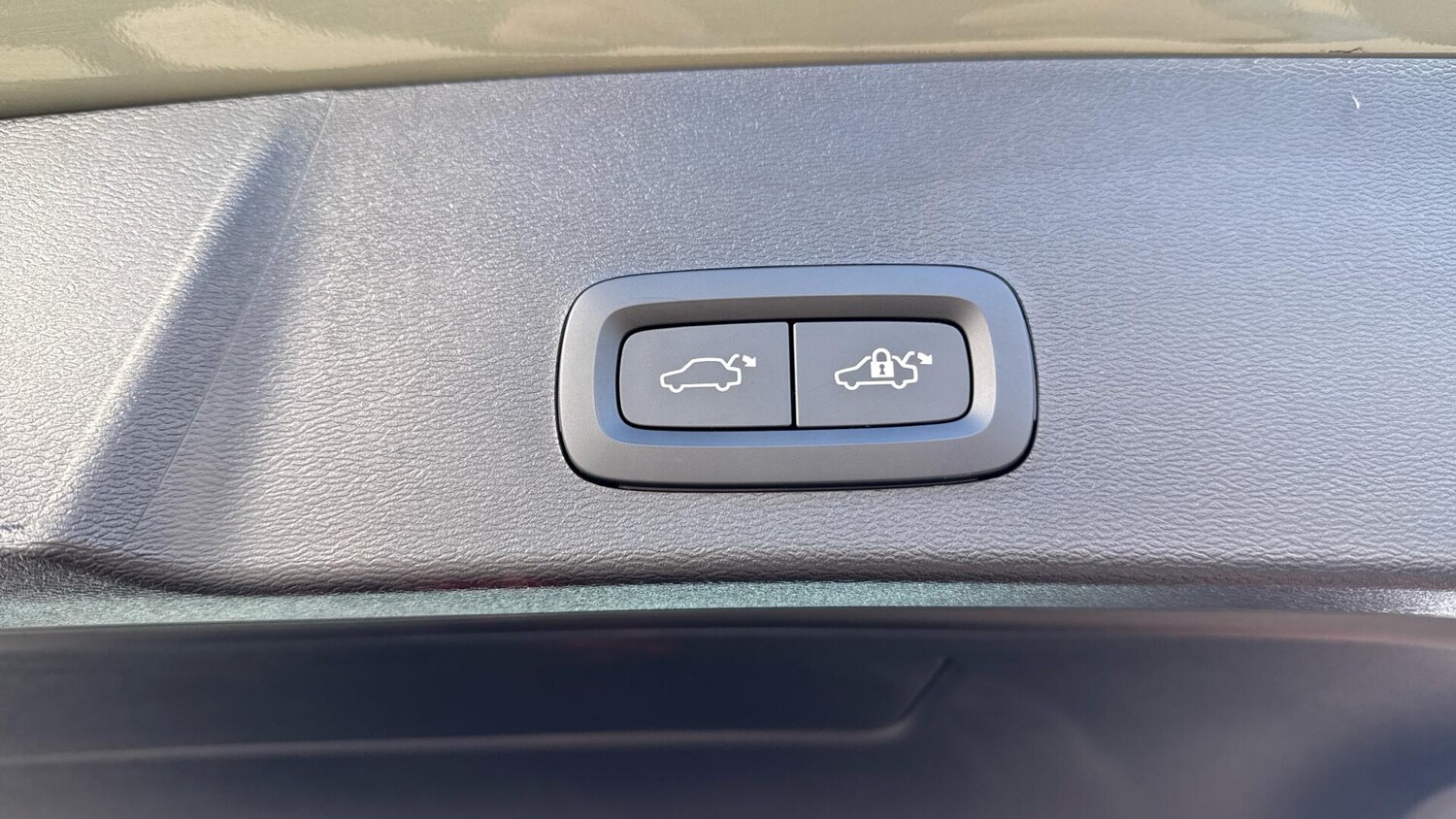 Used Volvo XC40 2023 for sale - 78185757: Photo 35