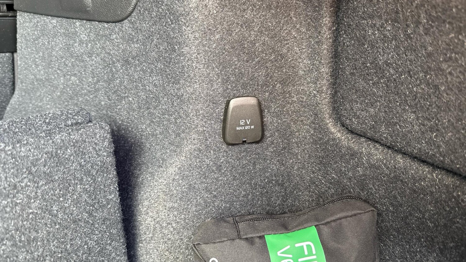 Used Volvo XC40 2023 for sale - 78185757: Photo 38