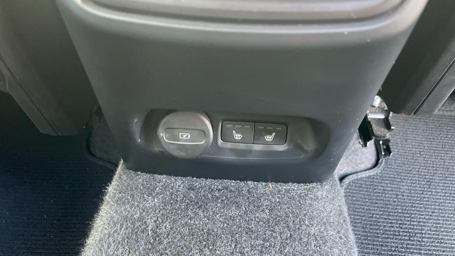 Used Volvo XC40 2022 for sale - 77633637: Photo 31