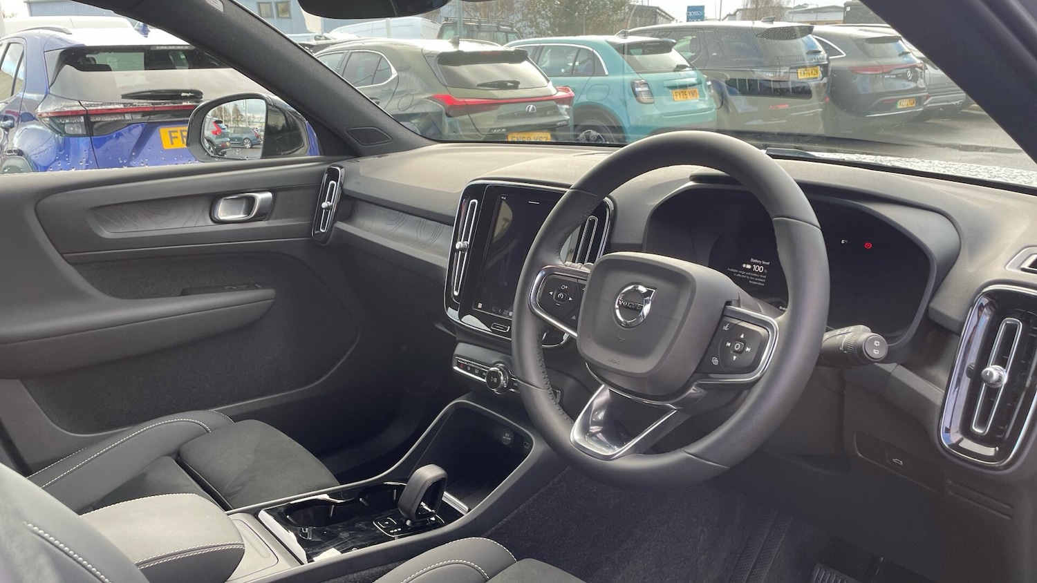 Used Volvo XC40 2022 for sale - 77633637: Photo 4