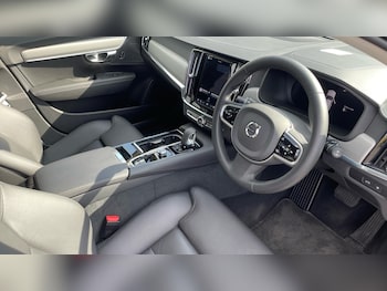 Used Volvo V90 2025 for sale - 79337040: Photo