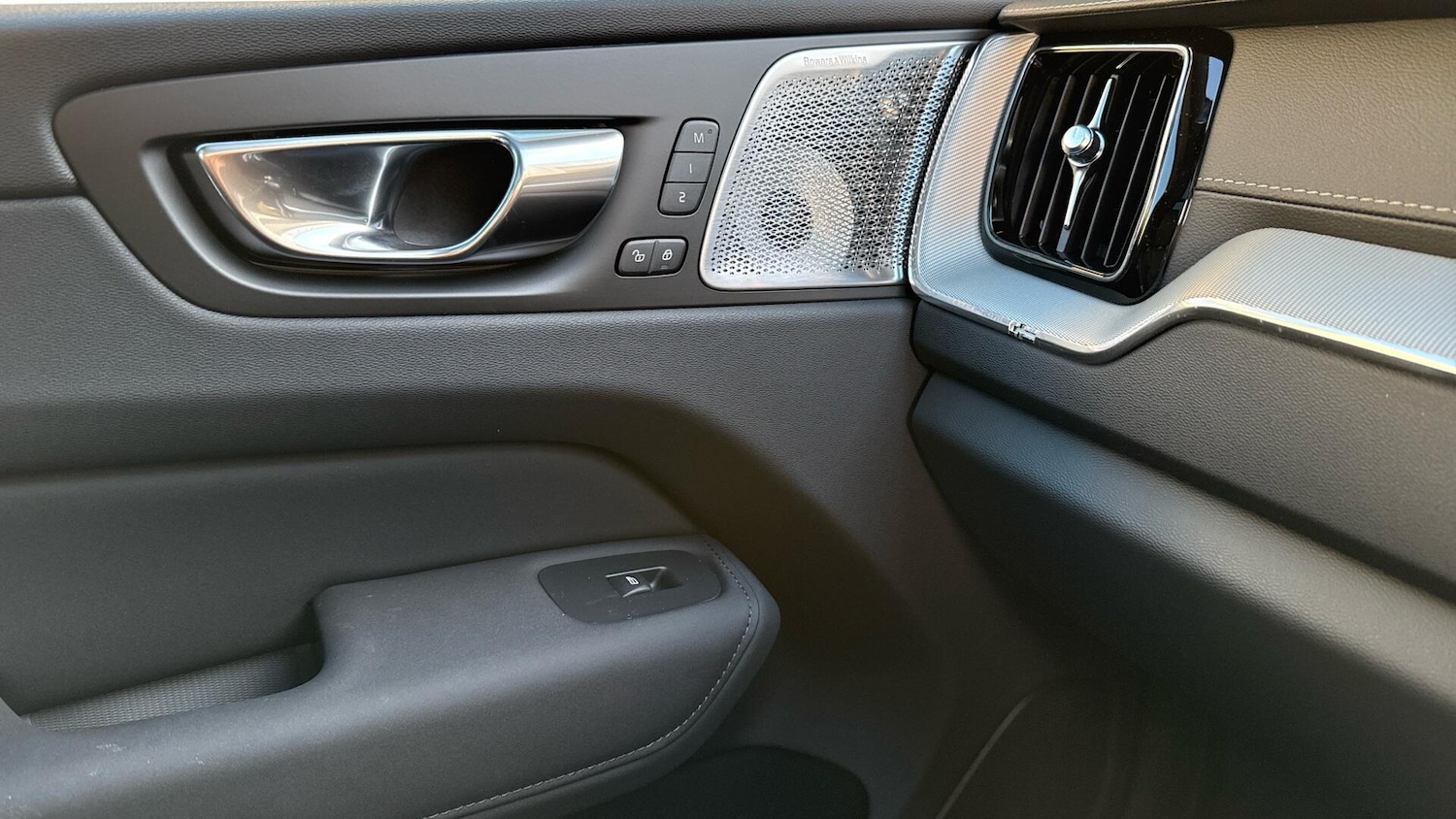 Used Volvo XC60 2025 for sale - 78073035: Photo 36