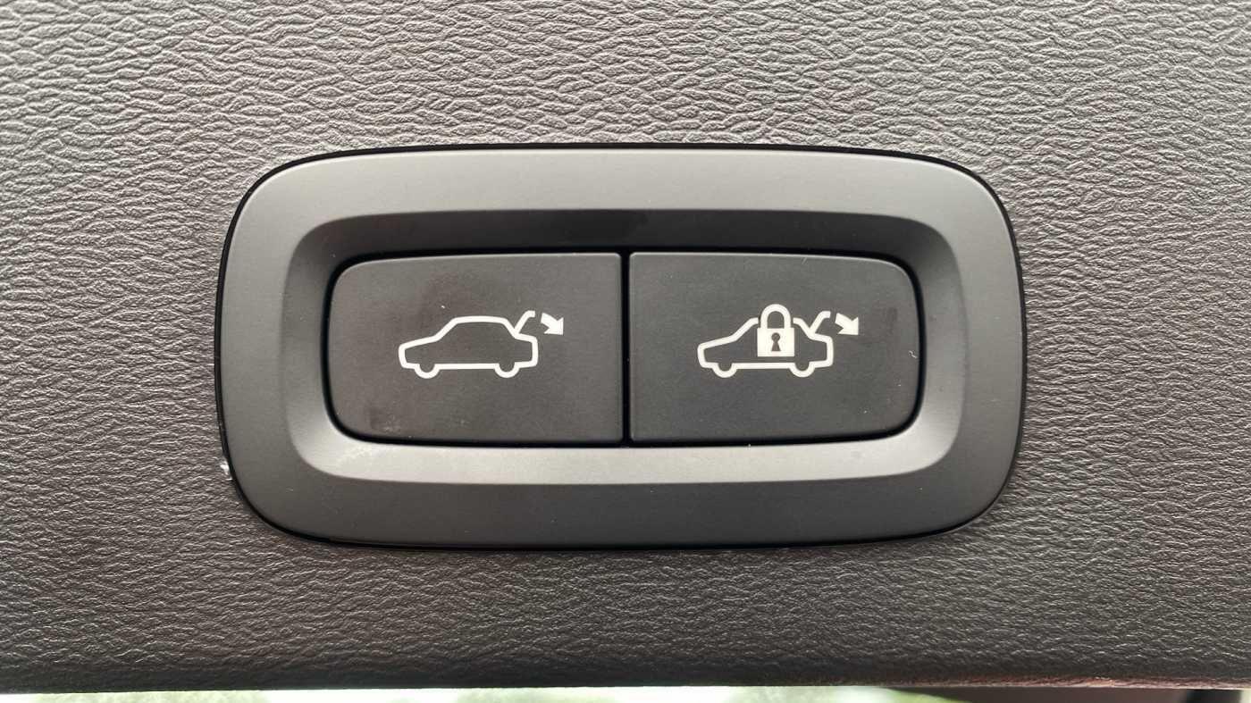 Used Volvo XC40 2023 for sale - 76976080: Photo 23