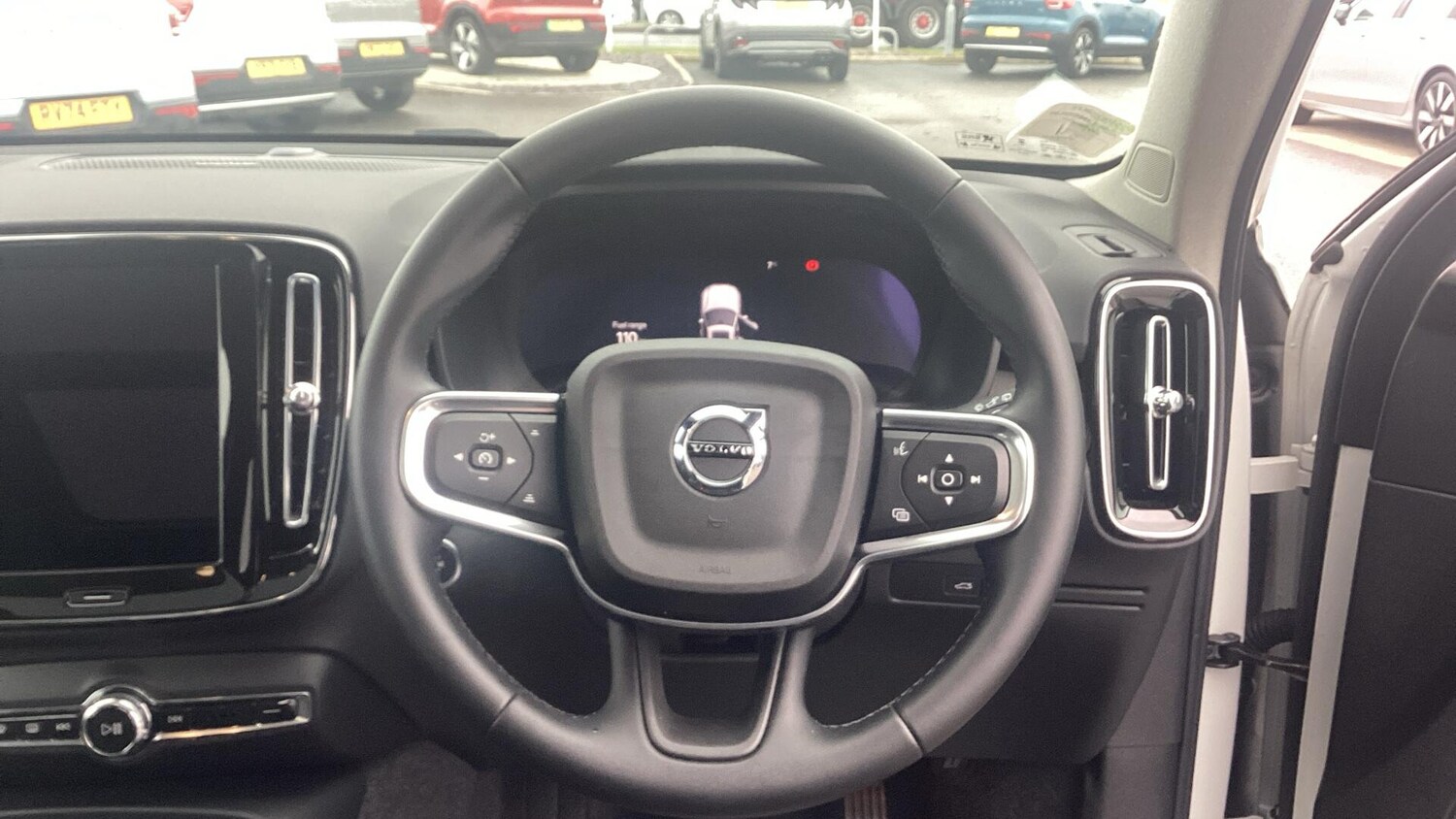Used Volvo XC40 2025 for sale - 77683390: Photo 10
