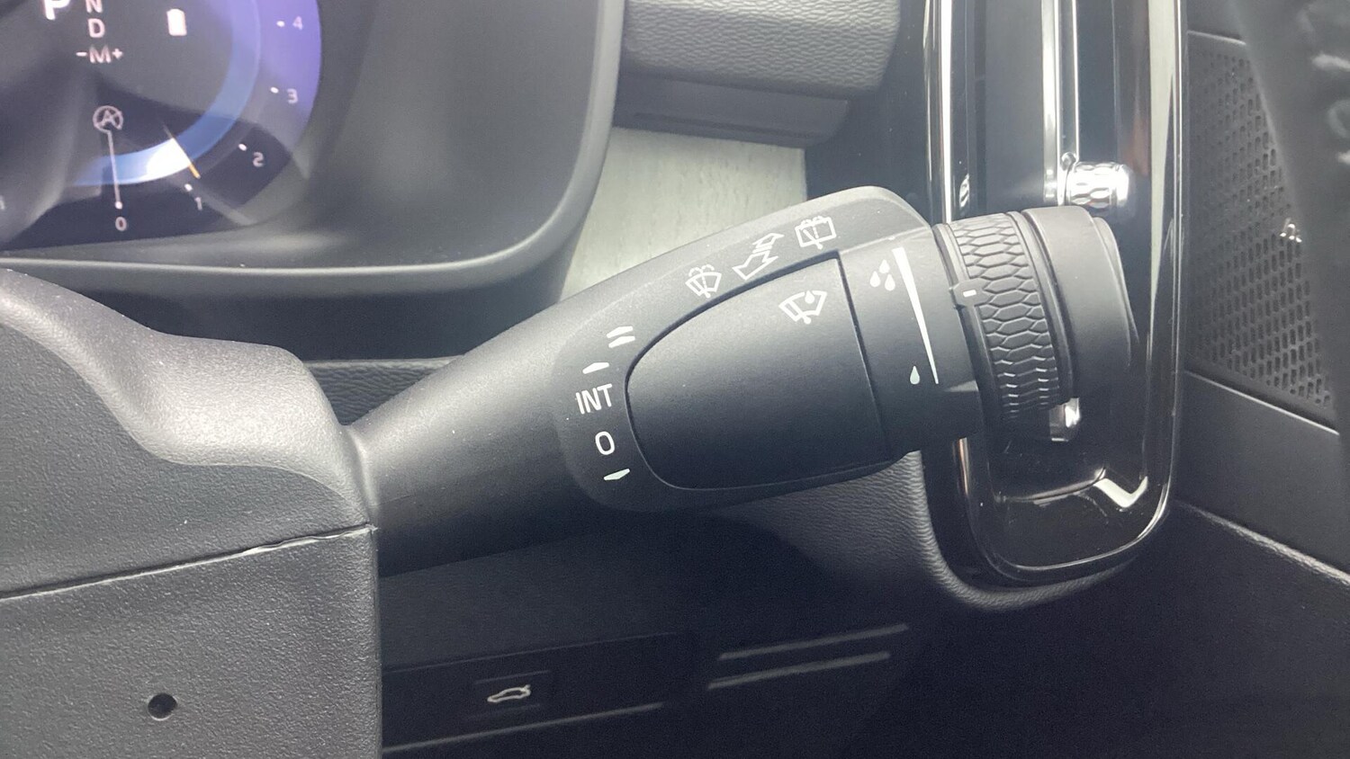 Used Volvo XC40 2025 for sale - 77683390: Photo 21