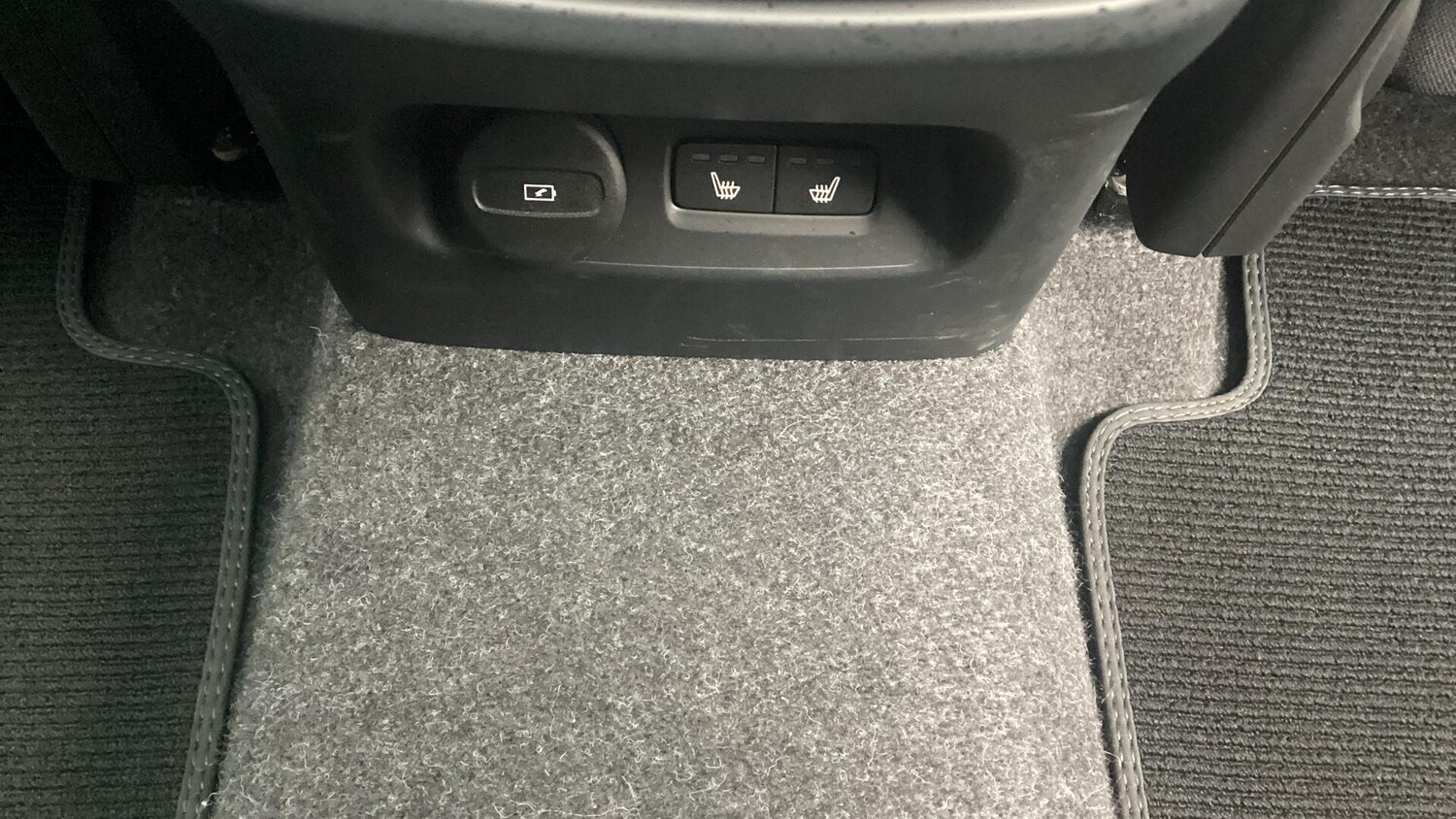 Used Volvo XC40 2025 for sale - 77683390: Photo 31