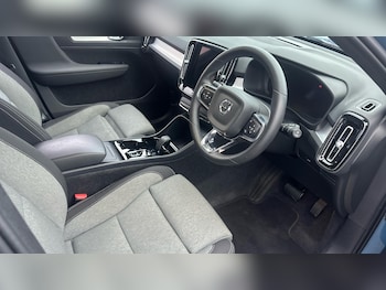 Used Volvo XC40 2023 for sale - 76499619: Photo