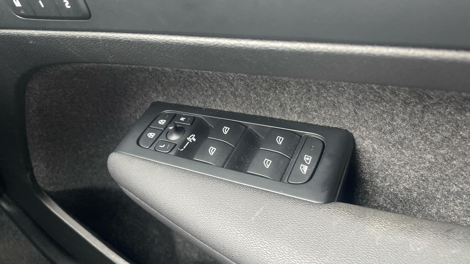 Used Volvo XC40 2025 for sale - 78185539: Photo 23