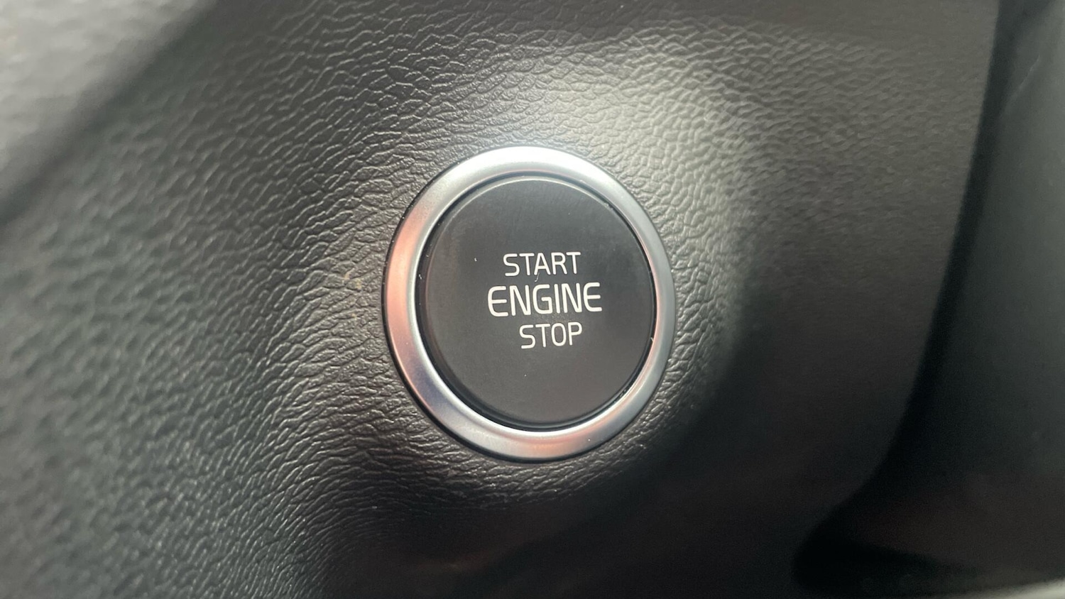 Used Volvo XC40 2025 for sale - 78185539: Photo 26