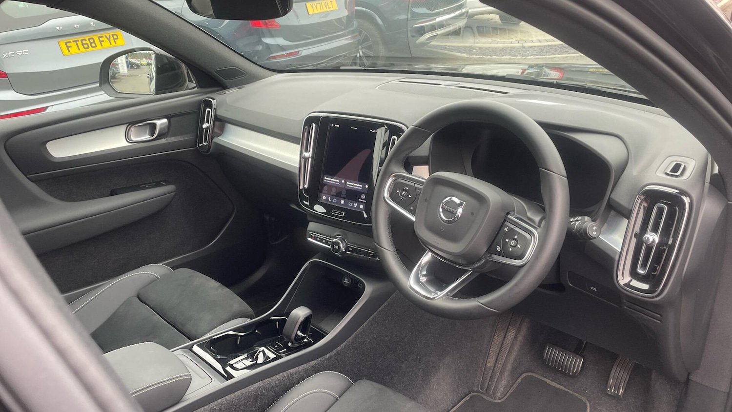 Used Volvo XC40 2025 for sale - 78185539: Photo 4