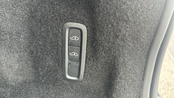 Used Volvo XC60 2023 for sale - 76318038: Photo 35