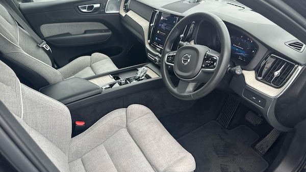 Used Volvo XC60 2023 for sale - 76318038: Photo 4