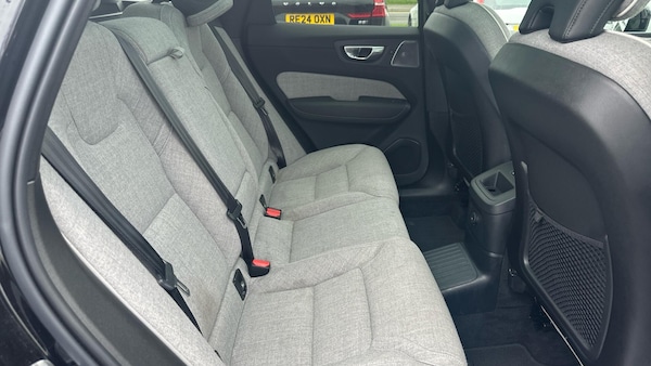 Used Volvo XC60 2023 for sale - 76318038: Photo 6