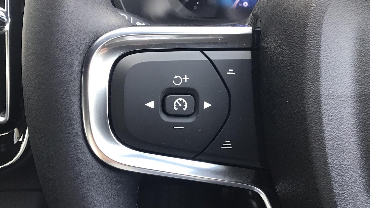 Used Volvo XC40 2026 for sale - 78086413: Photo 19