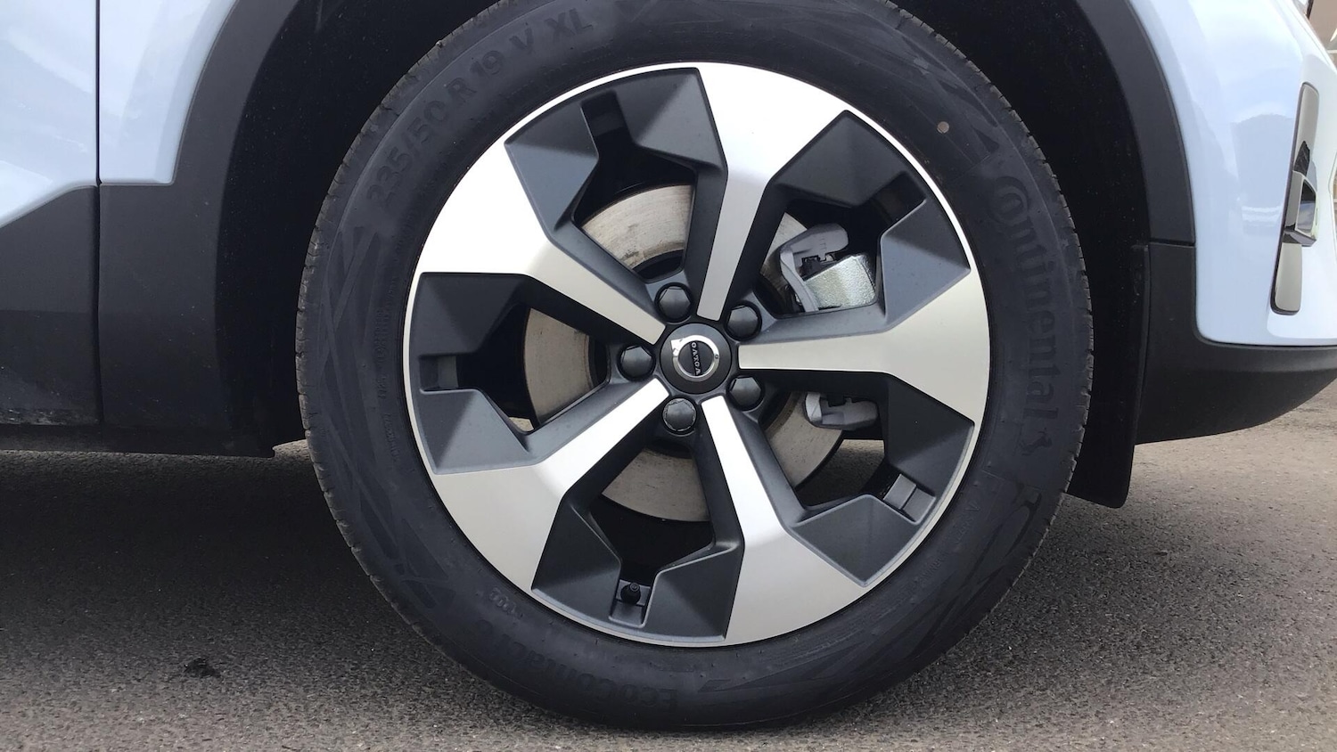 Used Volvo XC40 2026 for sale - 78086413: Photo 9