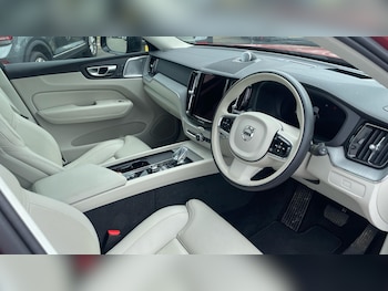 Used Volvo XC60 2023 for sale - 78784748: Photo