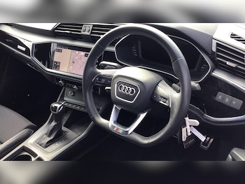 Used Audi Q3 2023 for sale - 76122225: Photo 4
