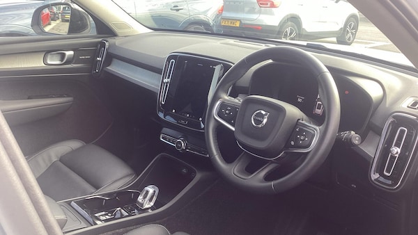 Used Volvo XC40 2025 for sale - 76318205: Photo 4