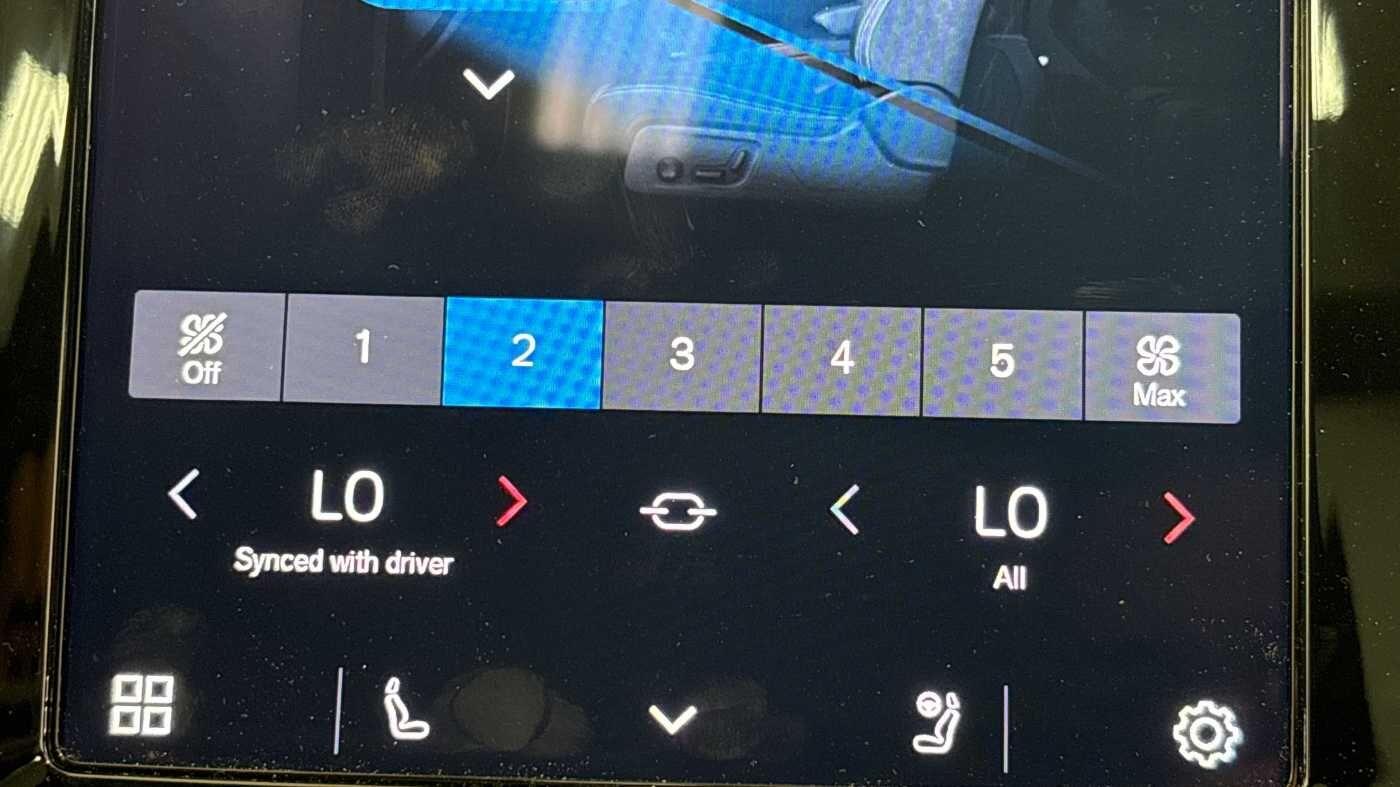 Used Volvo XC40 2022 for sale - 76689907: Photo 32