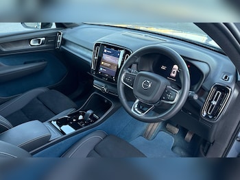 Used Volvo XC40 2022 for sale - 77957001: Photo