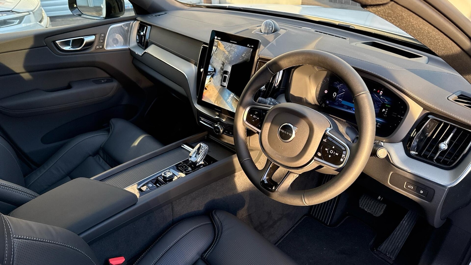 Used Volvo XC60 2025 for sale - 77144639: Photo 4