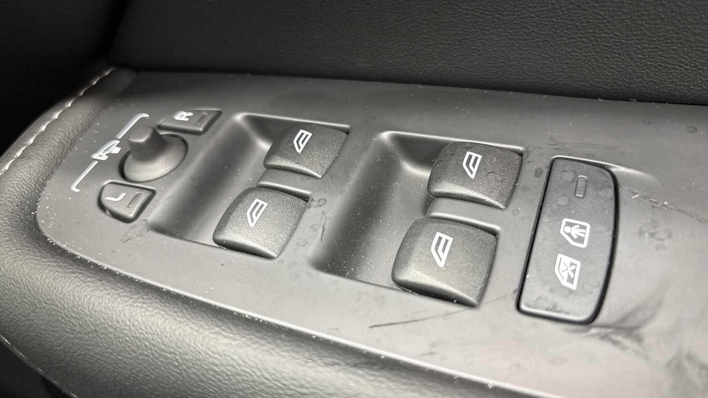 Used Volvo XC60 2025 for sale - 76714455: Photo 16