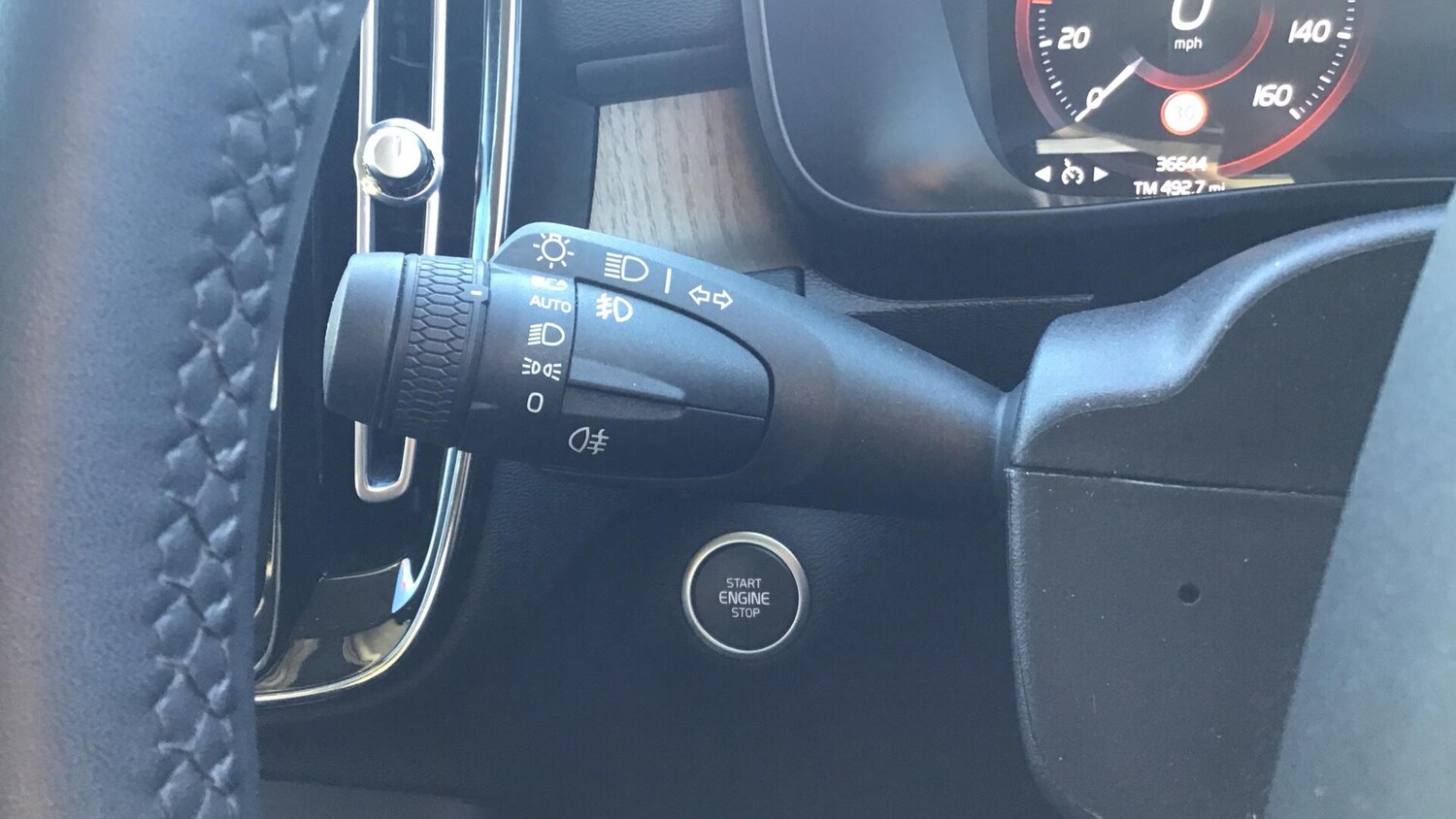 Used Volvo XC40 for sale - 77344666: Photo 18