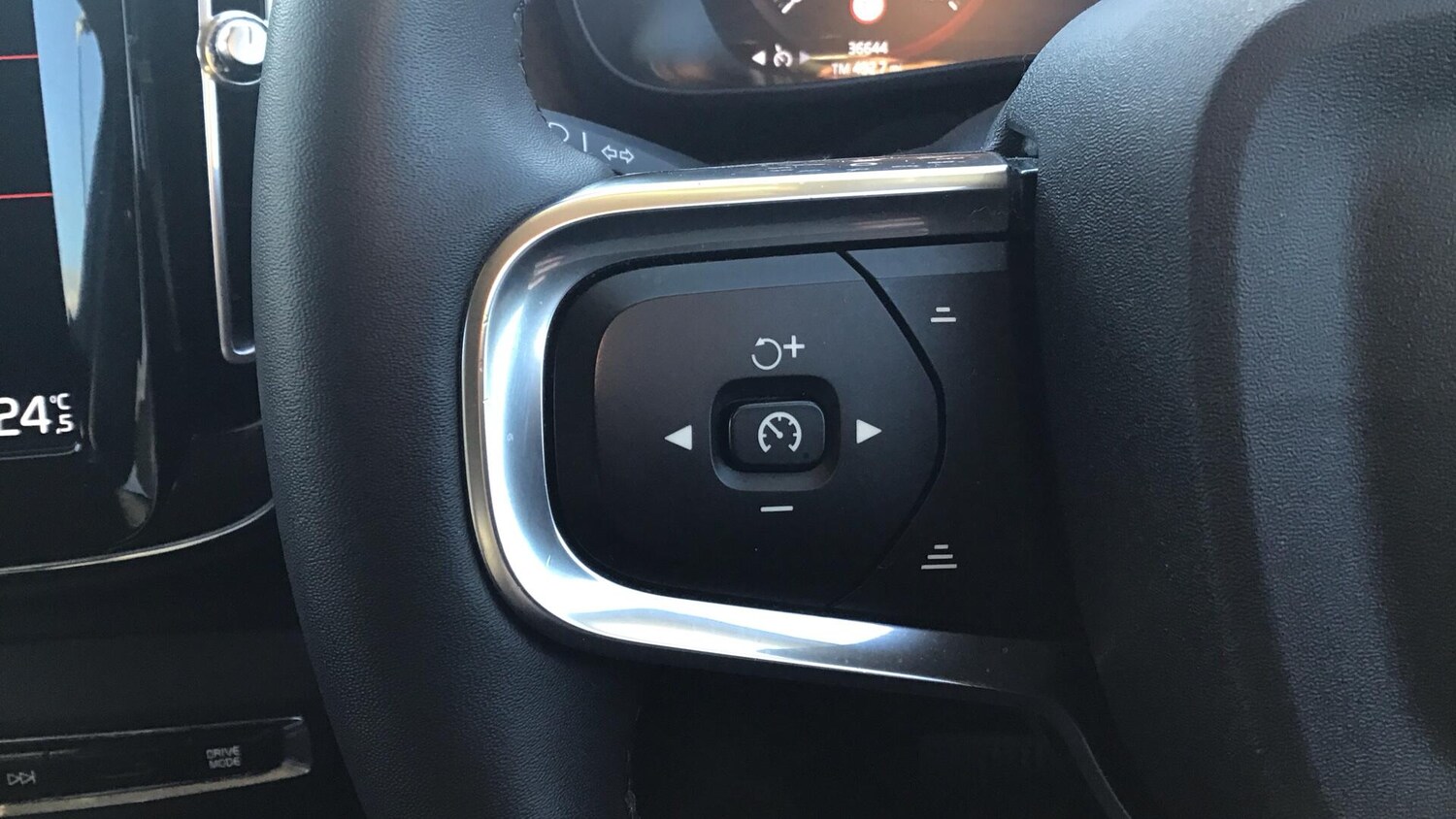 Used Volvo XC40 for sale - 77344666: Photo 19