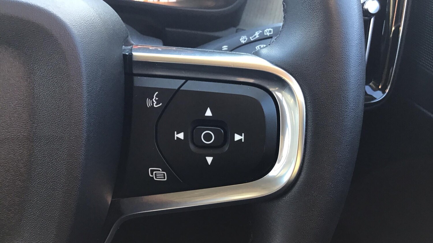 Used Volvo XC40 for sale - 77344666: Photo 20