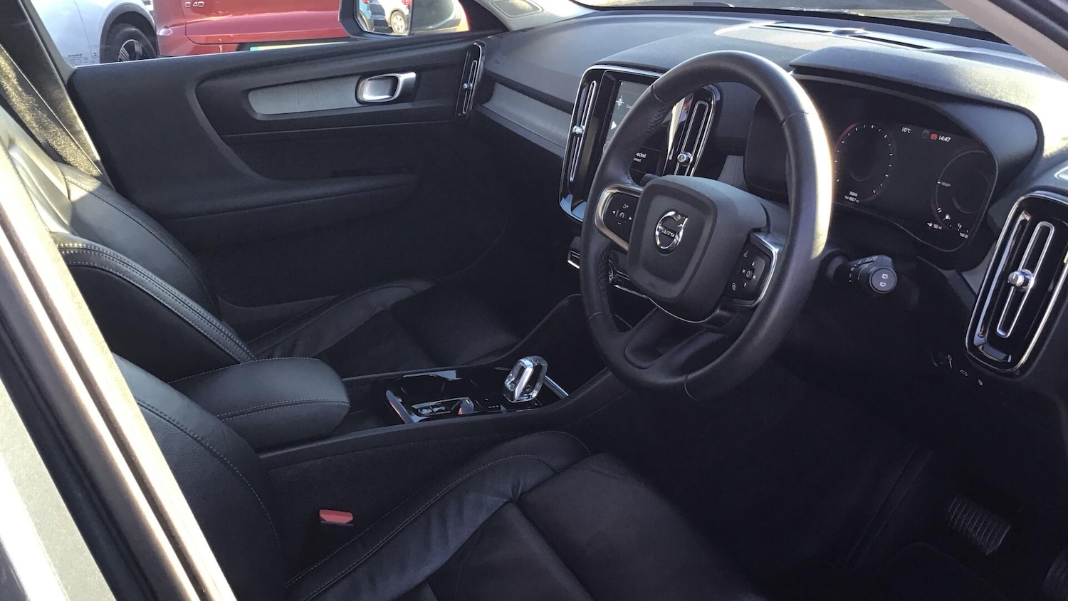 Used Volvo XC40 for sale - 77344666: Photo 4