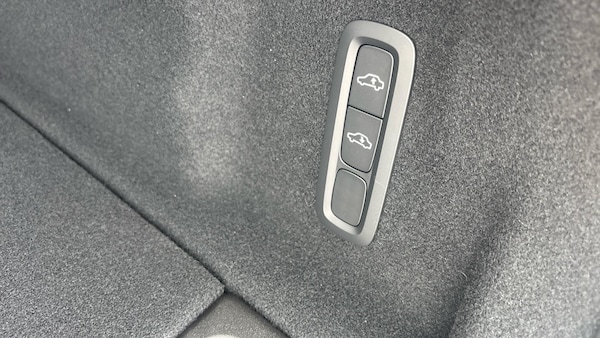 Used Volvo XC60 2025 for sale - 76337292: Photo 36